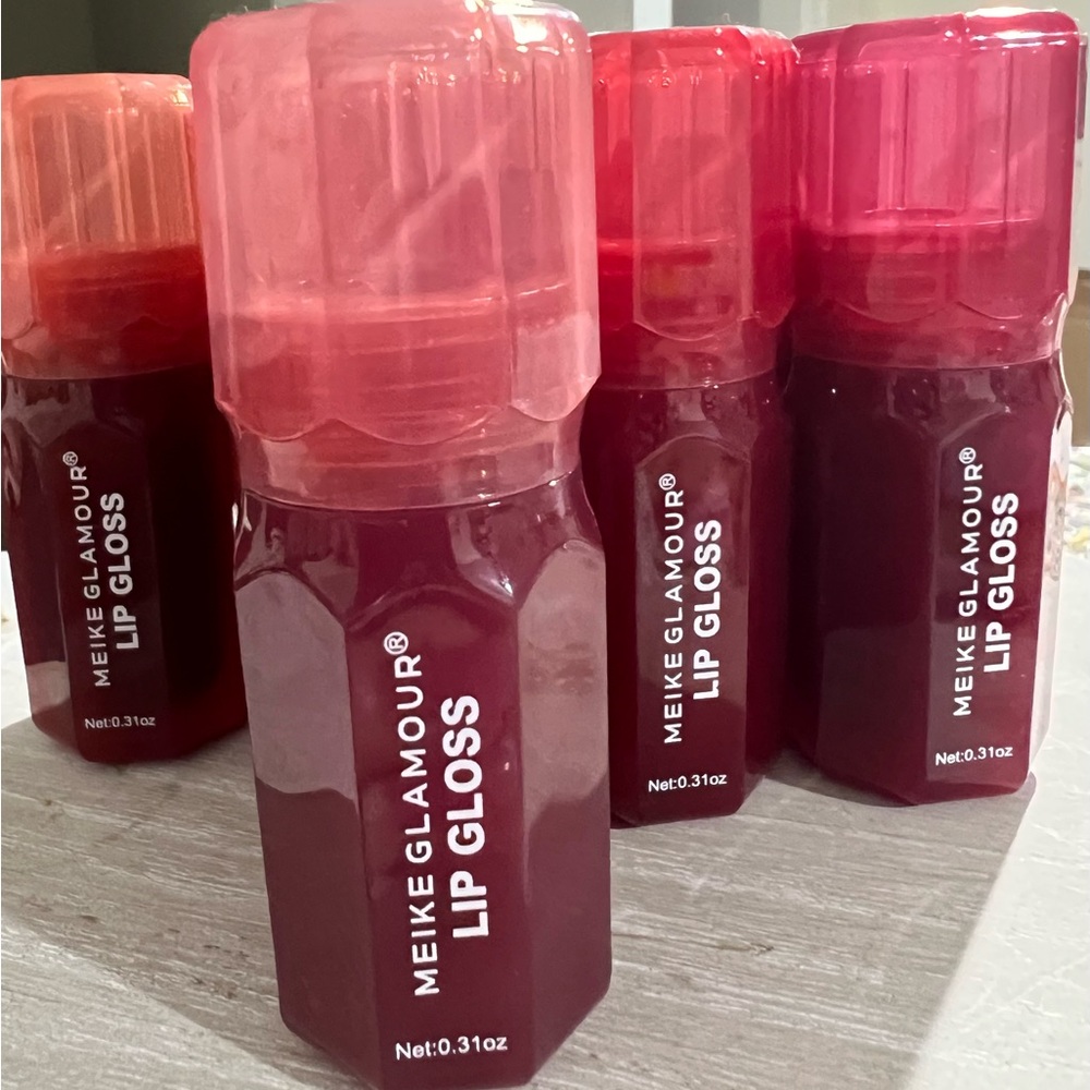 Glamour Lip Gloss Set - Pink and Red Shades